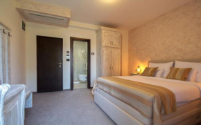 Отель Hotel Helada  Тиват